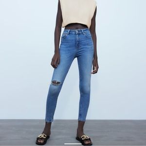Zara Premium Denim Skinny Jeans With Knee Rip
